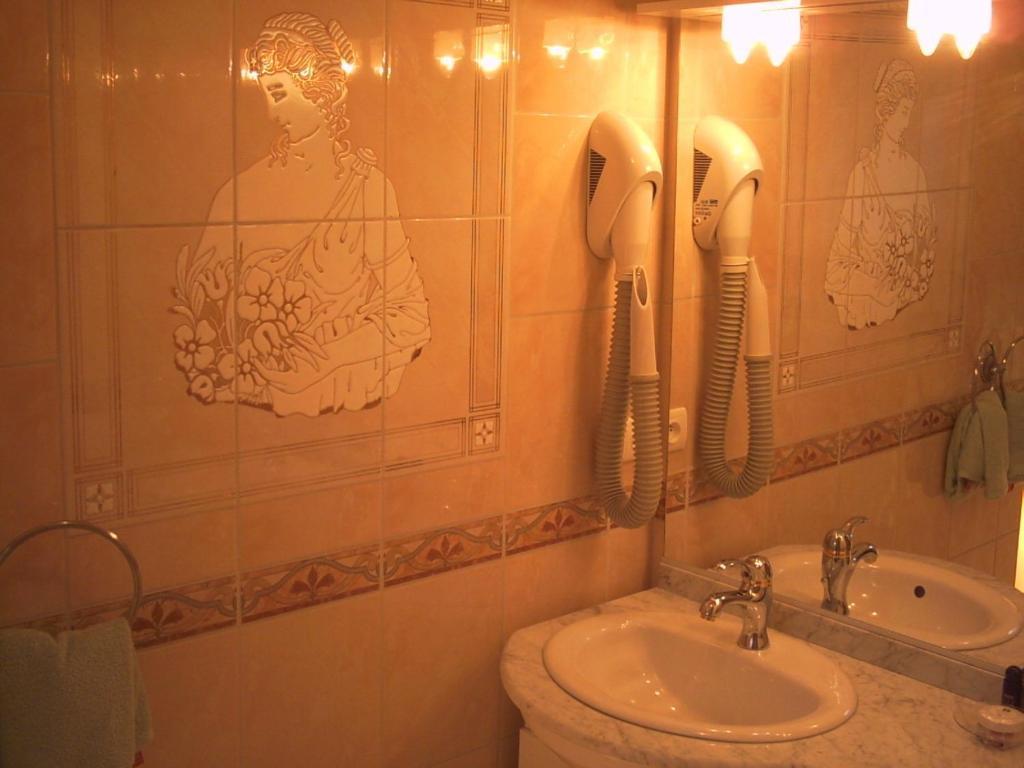 Chambres D'Hotes La Balaguere Cauterets Room photo